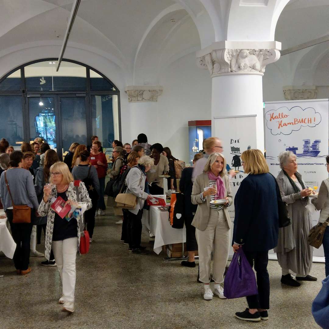 Hallo-HamBUCH-Säulenhalle Hallo HamBUCH! Säulenhalle